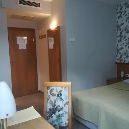Hotel Kapri 3*